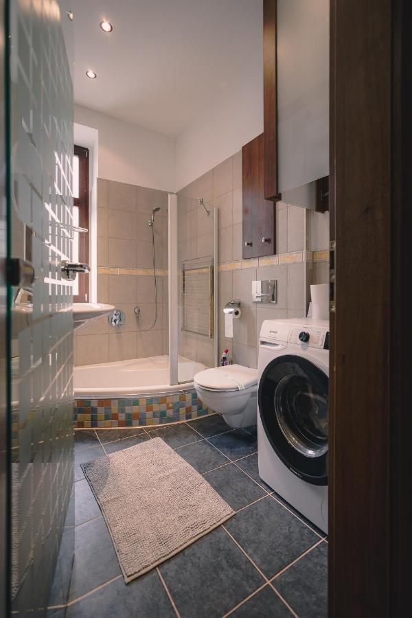 Skau Laurinska Apartment Bratislava Ngoại thất bức ảnh
